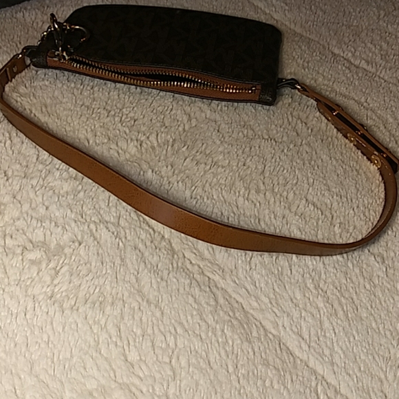 Michael Kors clutch - Picture 7 of 8